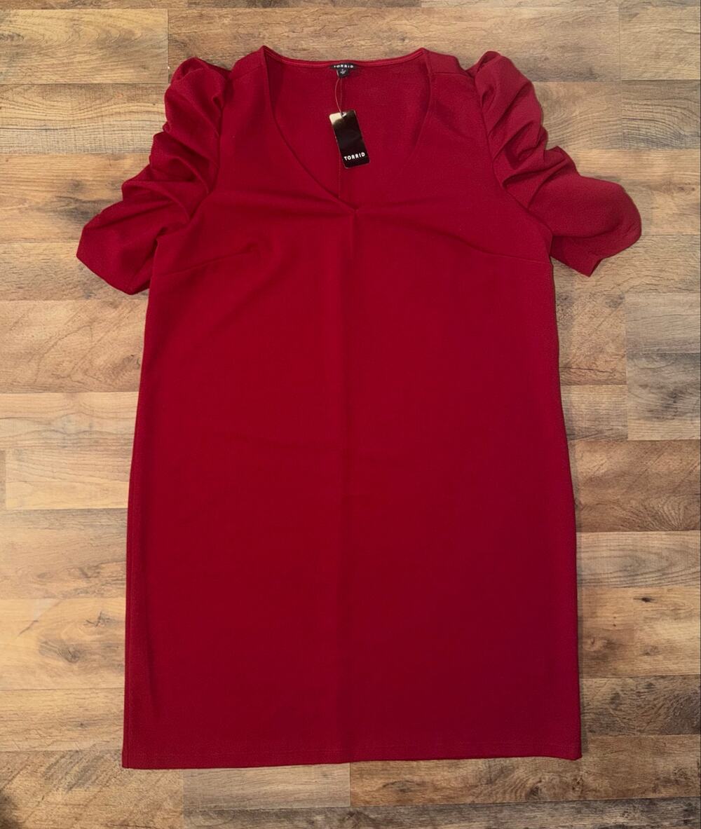 Torrid women’s New red v neck dress with ruffled puff sleeves